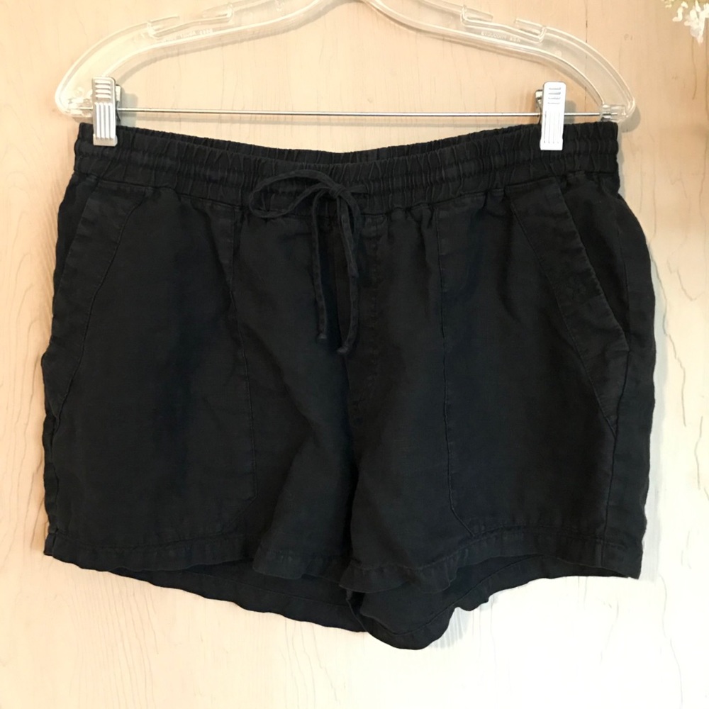 Three Dots Black Linen Shorts with Pockets